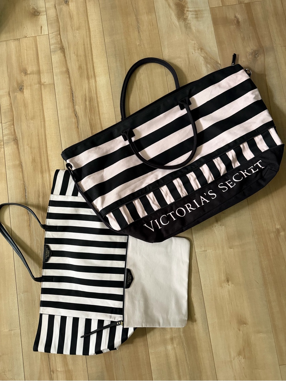 Victoria’s Secret 3 piece bag set